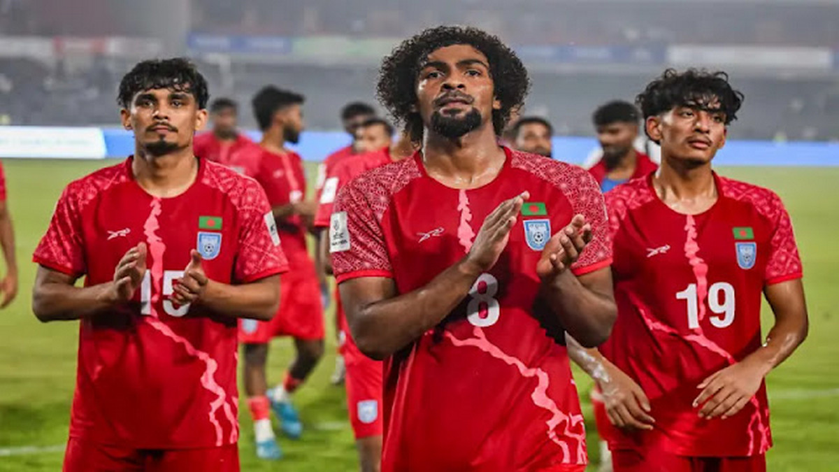 স্বপ্ন বাঁচানোর মিশন! হামজাদের সামনে বাঁচা-মরার লড়াই আজ,পাল্টে যাচ্ছে একাদশ