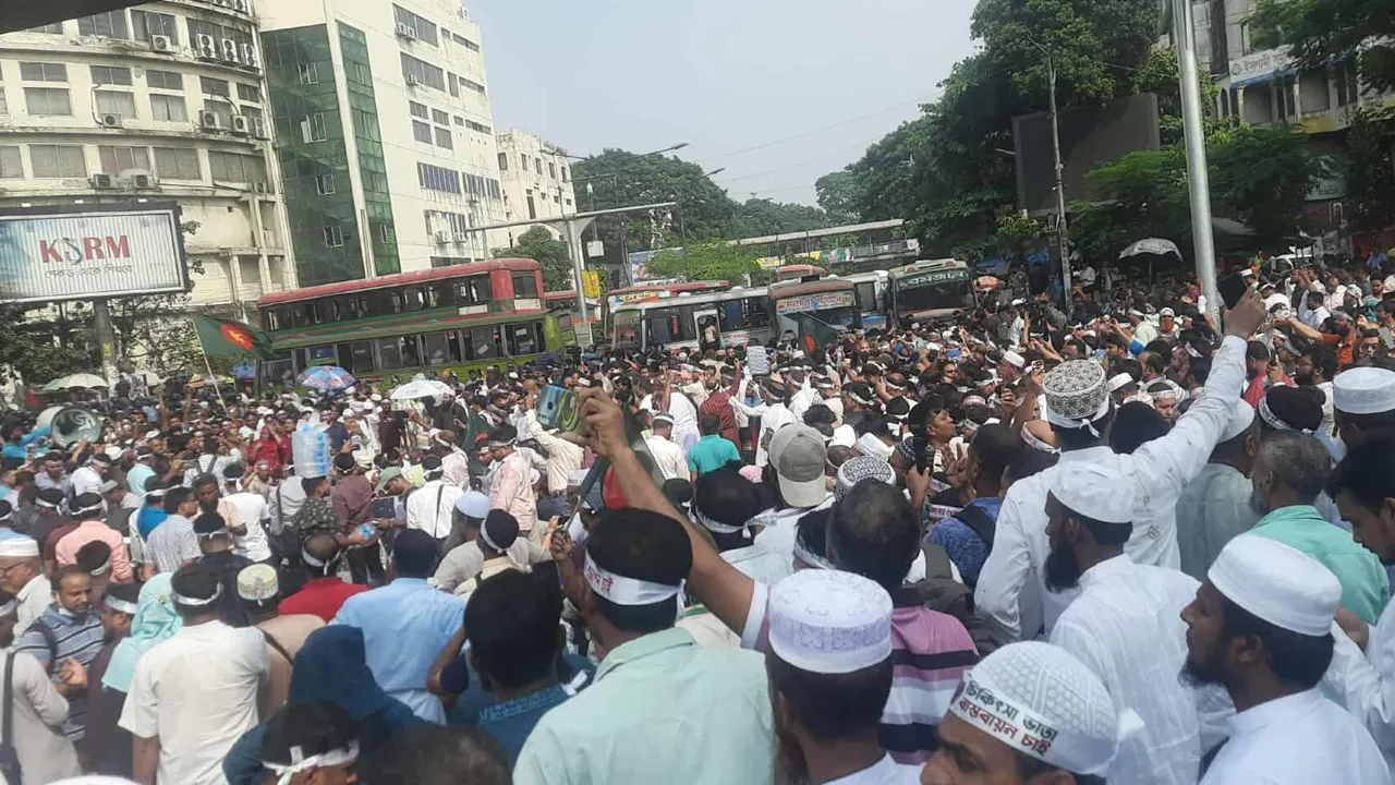 স্লোগানে স্লোগানে উত্তাল শাহবাগ, আসলো চুড়ান্ত সিদ্ধান্ত