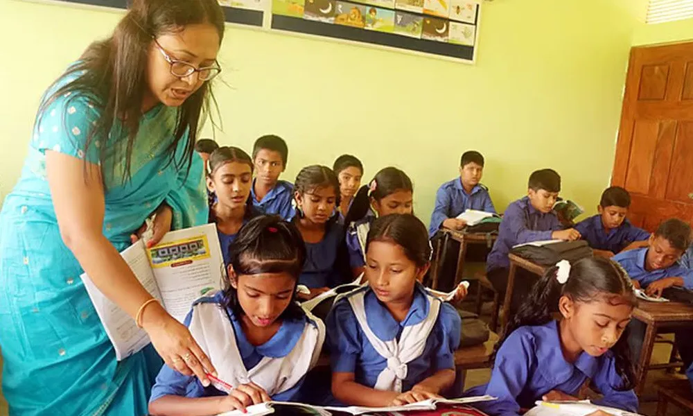 চরম দু:সংবাদ : বেতন নিয়ে সহকারী শিক্ষকদের জন্য বড় ধাক্কা