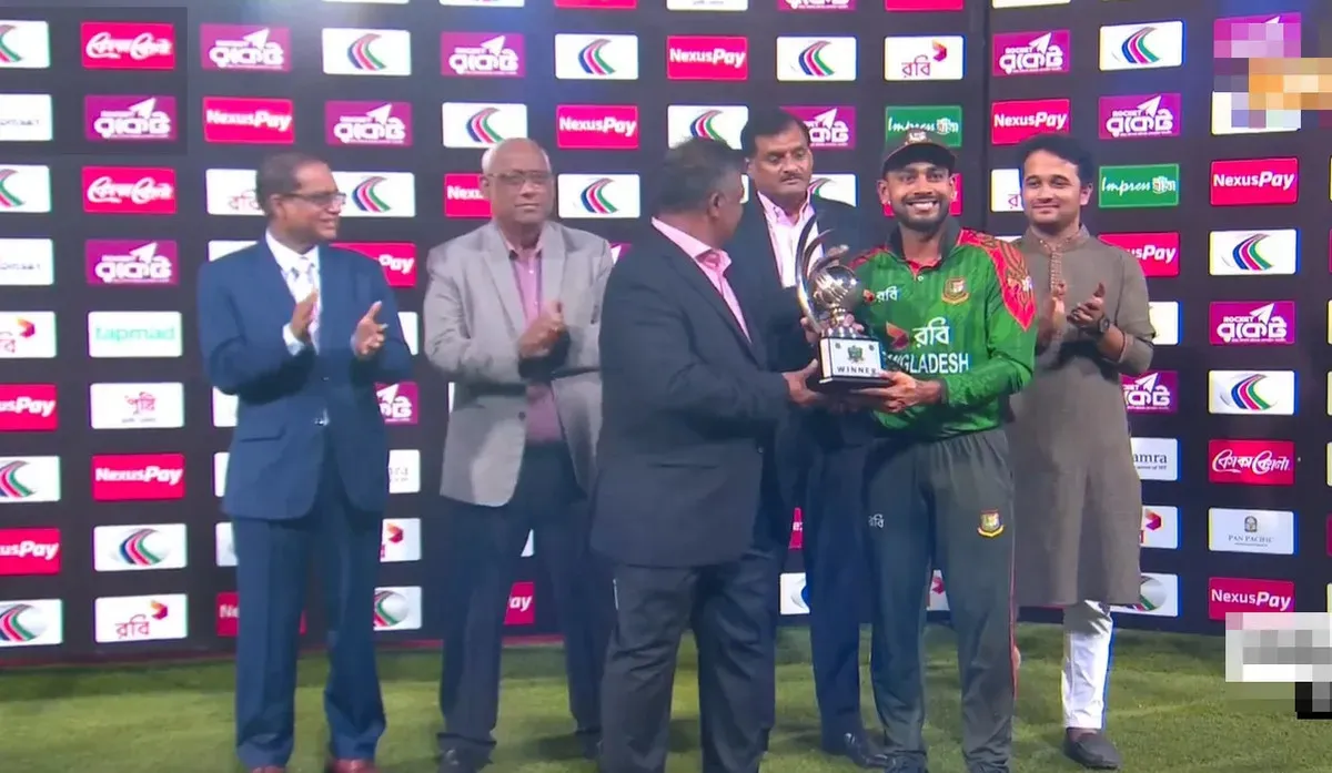 আজকের ম্যাচে সিরিজ সেরা ও ম্যাচ সেরা পুরস্কার পেলেন যারা