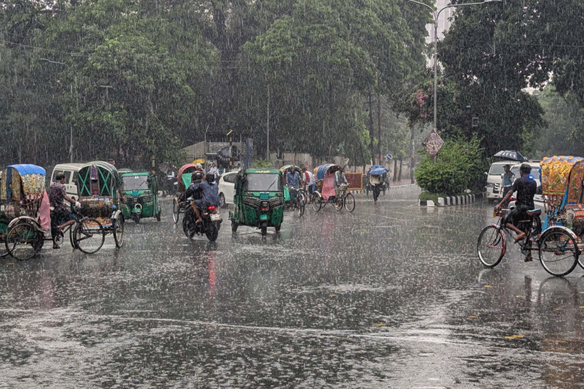 রাজধানীতে স্বস্তির বৃষ্টি, কমবে তাপমাত্রা; ঘনীভূত হচ্ছে ঘূর্ণিঝড় ‘মন্থা’