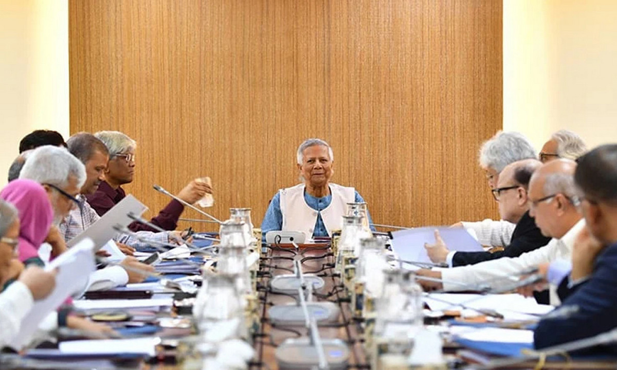 জরুরি বৈঠকে উপদেষ্টা পরিষদ, আসছে চূড়ান্ত সিদ্ধান্ত
