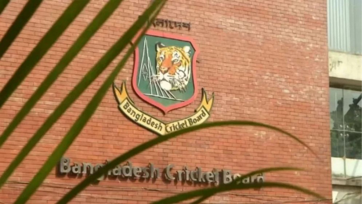 পিরিয়ডের পর যখন ডাকবো চলে আসিস! বাংলাদেশের নারী ক্রিকেটারকে বিশ্বকাপে যৌ‘ন নির্যা‘তন