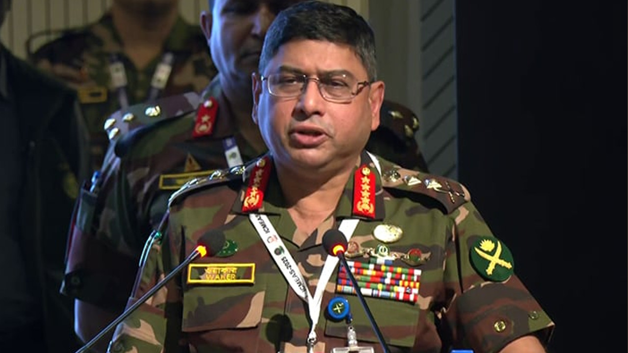 প্রস্তুত থাকার আহ্বান সেনাপ্রধান ওয়াকার-উজ-জামান