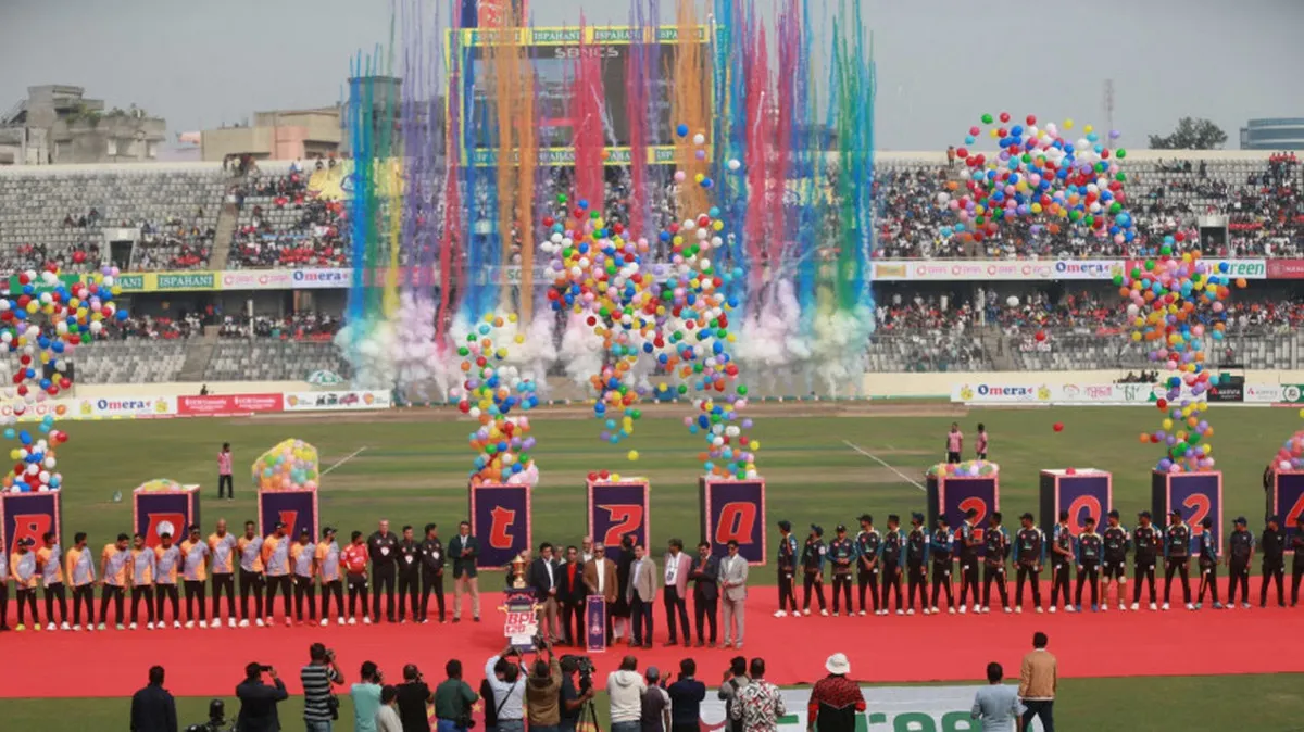 বিপিএলের উদ্বোধনী দিনেই মাঠে নামছে যে ২ দল