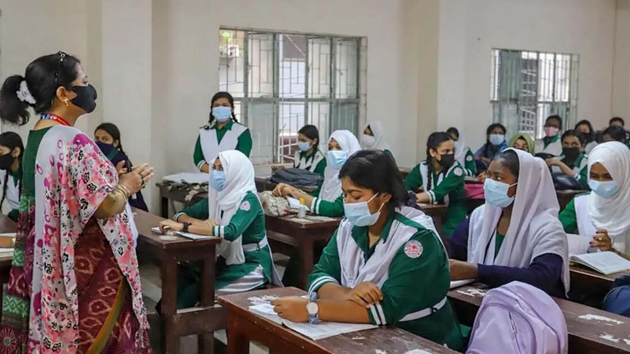 শিক্ষকদের দারুন সুখবর দিলেন উপদেষ্টা
