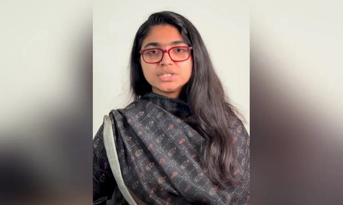 বিপাকে পড়েছেন তাসনিম জারা