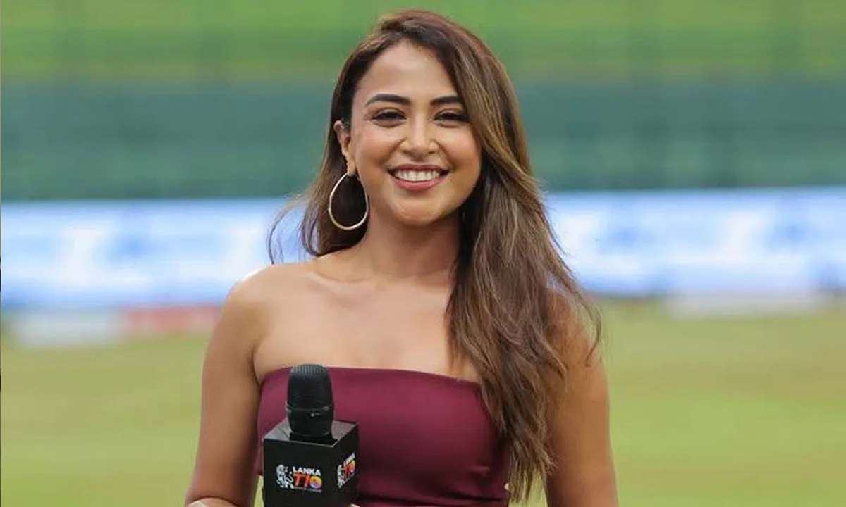 বিপিএলে শেষ মুহূর্তের নাটক: উপস্থাপনা প্যানেল থেকে বাদ ভারতীয় উপস্থাপিকা