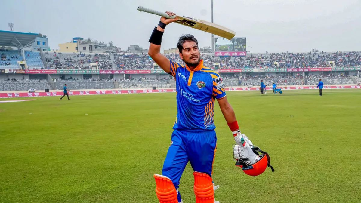 বিপিএল ২০২৫: ব্যাটিং বিপর্যয়ে চট্টগ্রাম, সর্বশেষ স্কোর আপডেট