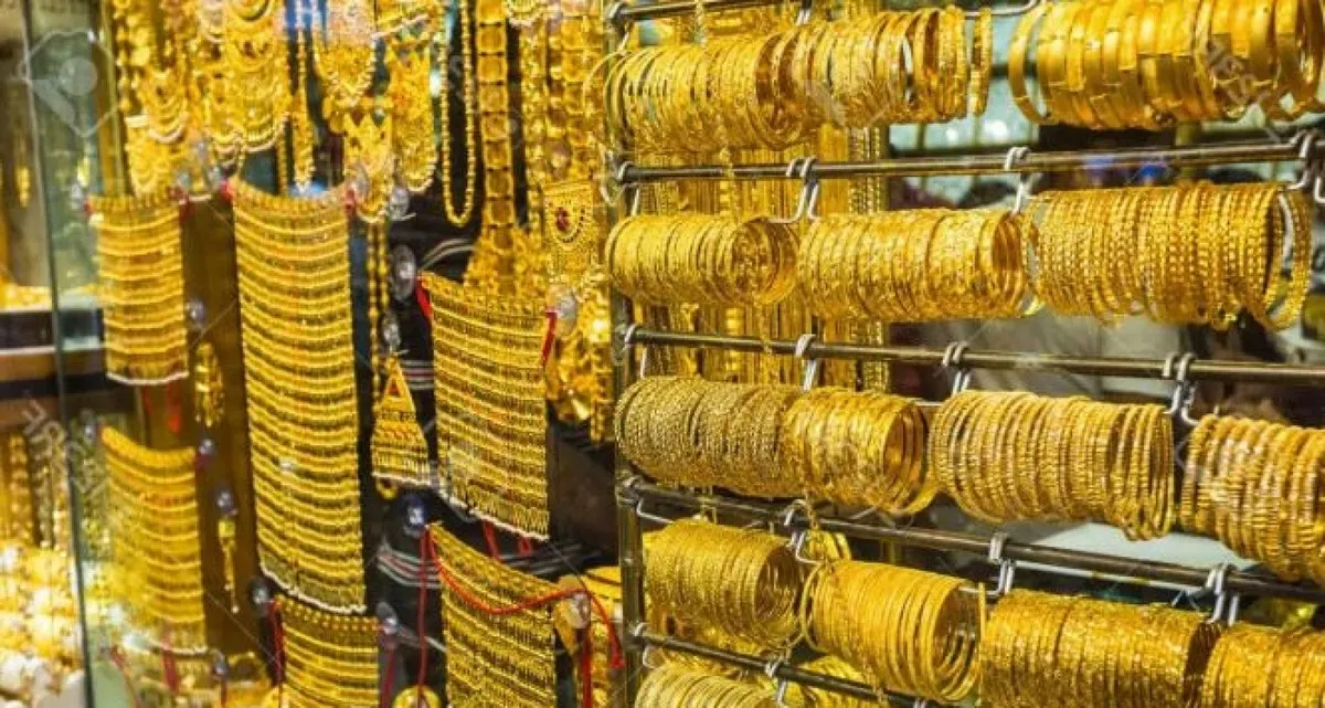 স্বর্ণবাজারে সুখবর: একলাফে কমলো সোনার দাম