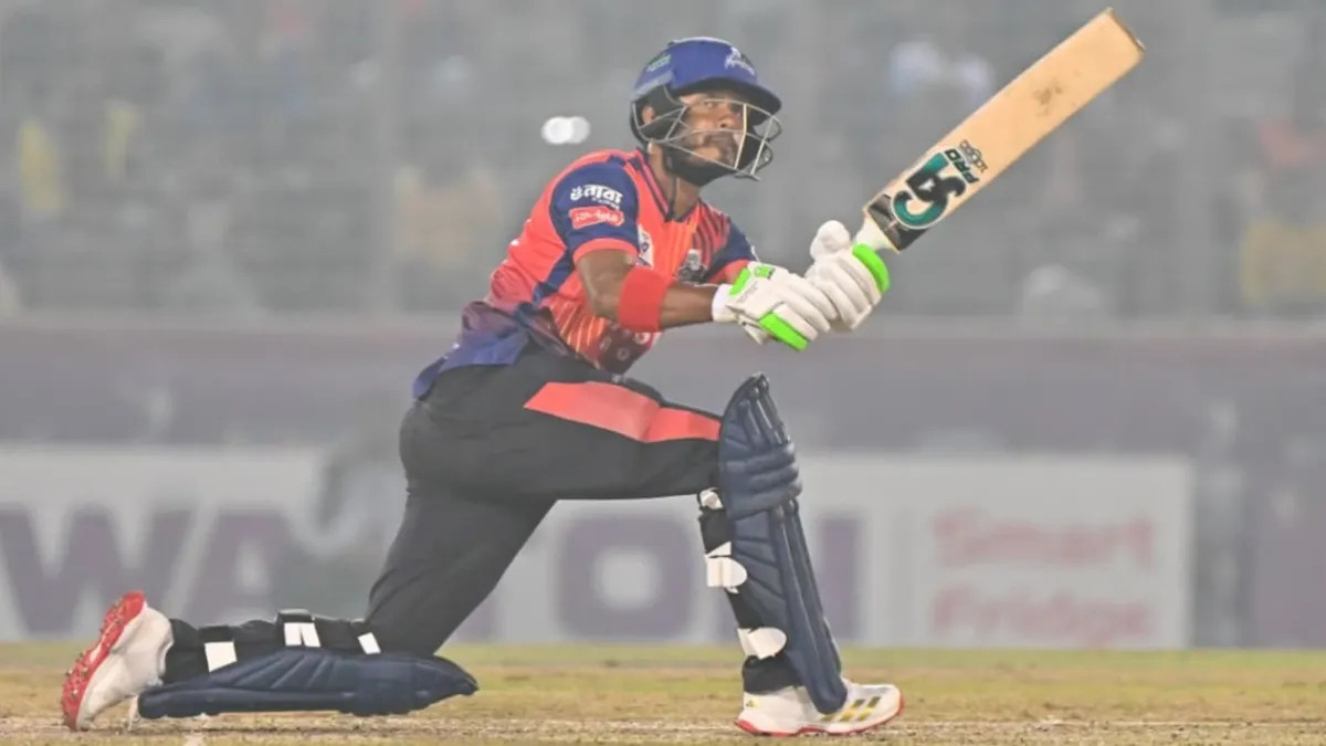 ৪৩ বলে ৬৮ রান করলেন তামিম, বিপিএলের ফাইনাল ম্যাচটি দেখুন এখানে (LIVE)