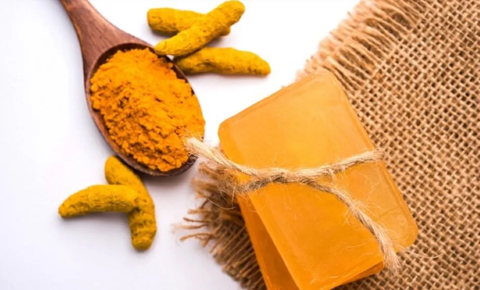 ব্রণ, দাগ, র‍্যাশ—হলুদ সাবান সব সমস্যার এক সমাধান