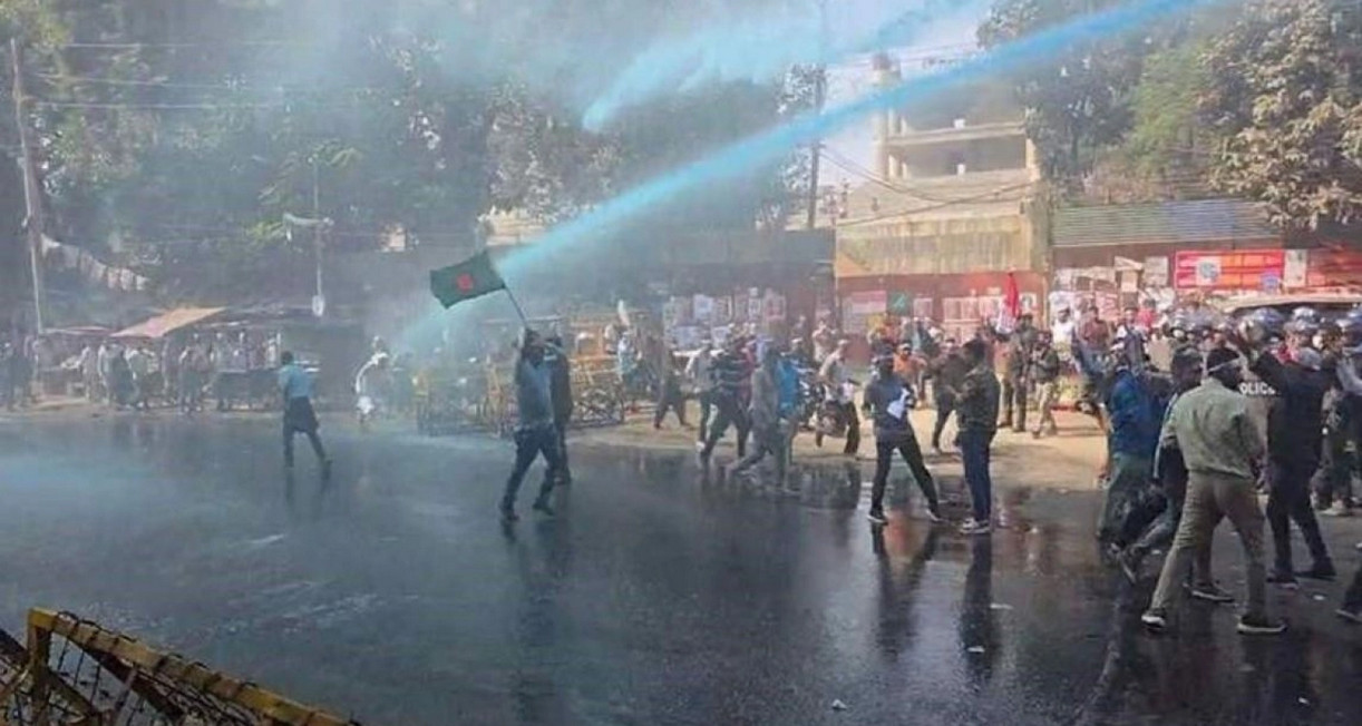 প্রধান উপদেষ্টার বাসভবন যমুনা ঘেরাও