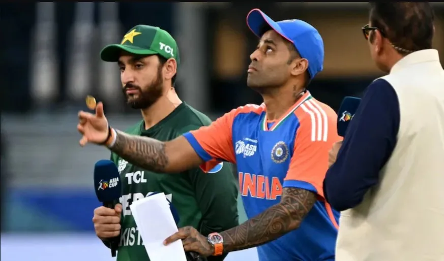 উত্তেজনায় ভরপুর ম্যাচে রোববার মুখোমুখি ভারত-পাকিস্তান