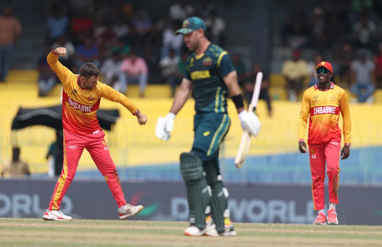 অস্ট্রেলিয়াকে বিদায় দিয়ে সুপার এইটের হিসাব পাল্টে দিলো জিম্বাবুয়ে