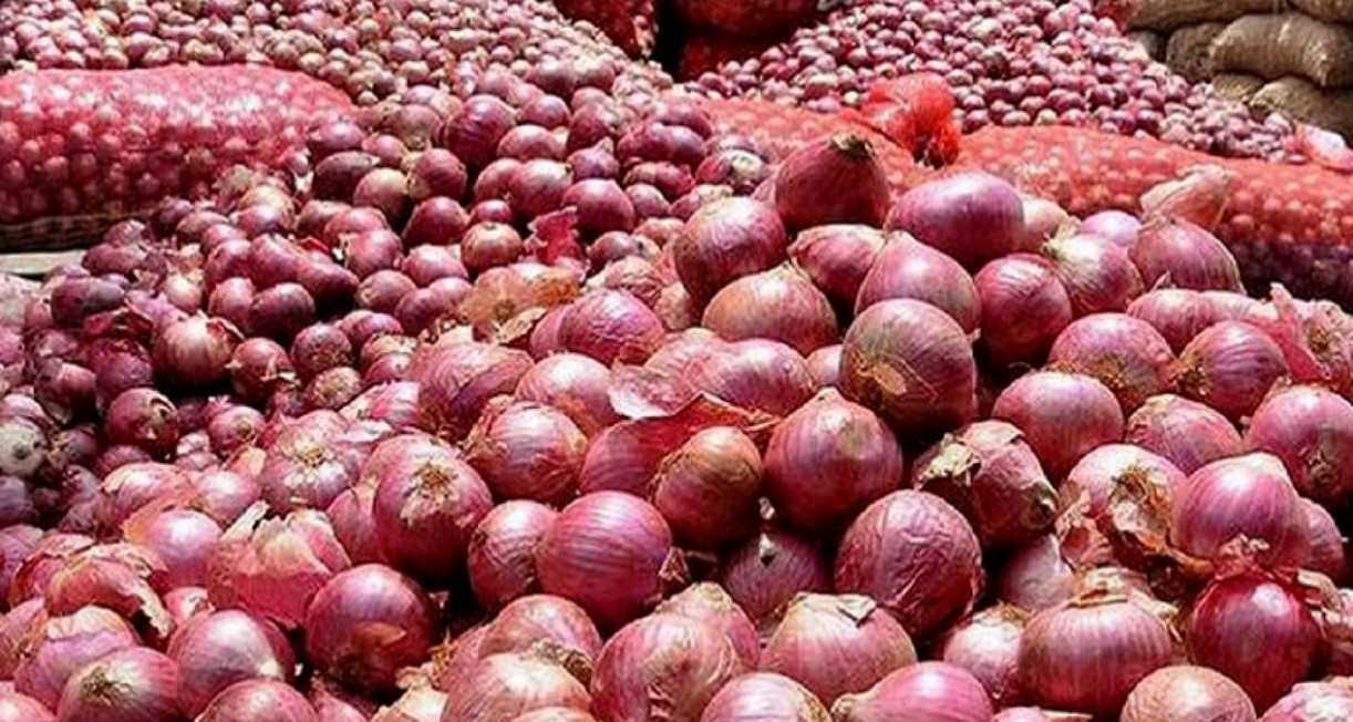 পেঁয়াজের বাজারে বড় ধস