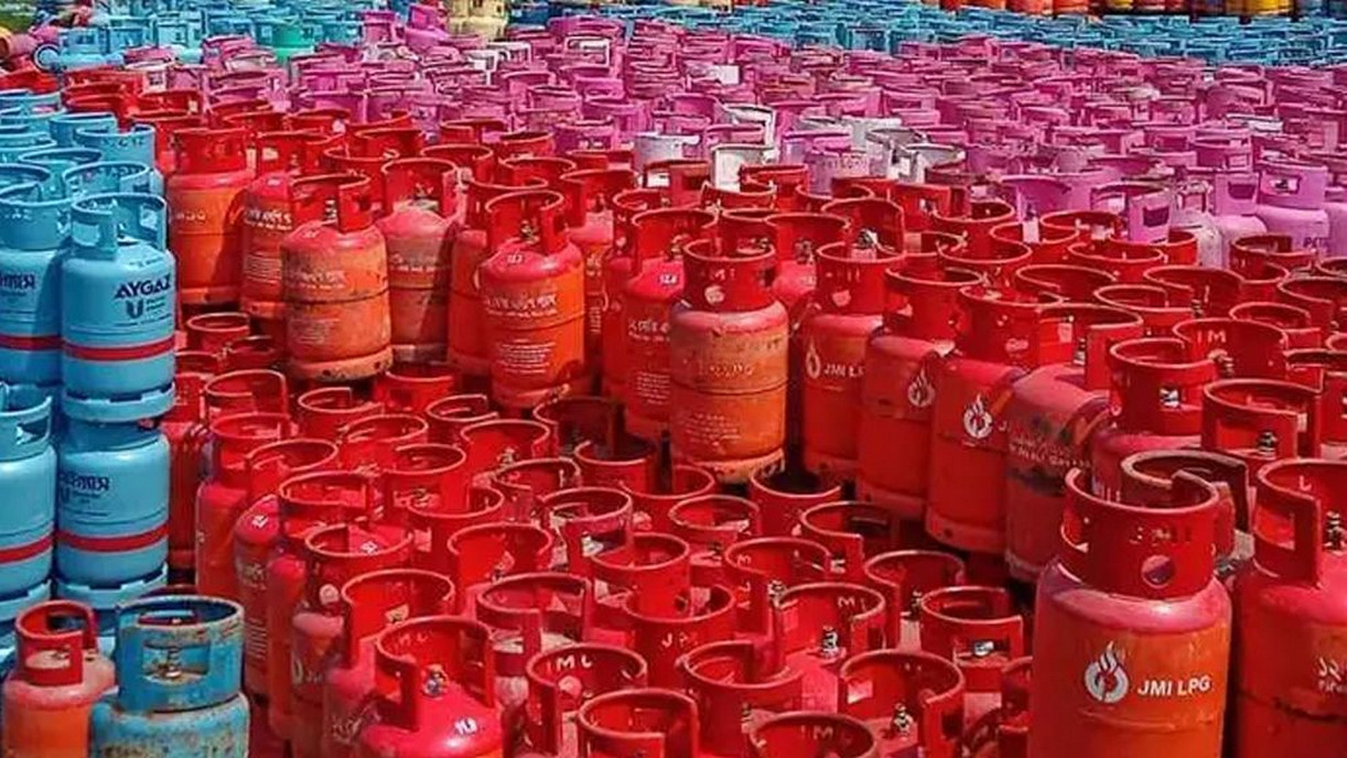 এলপিজির দাম নিয়ে শেষমেশ সুখবর! যা ঘোষণা করলেন বাণিজ্যমন্ত্রী