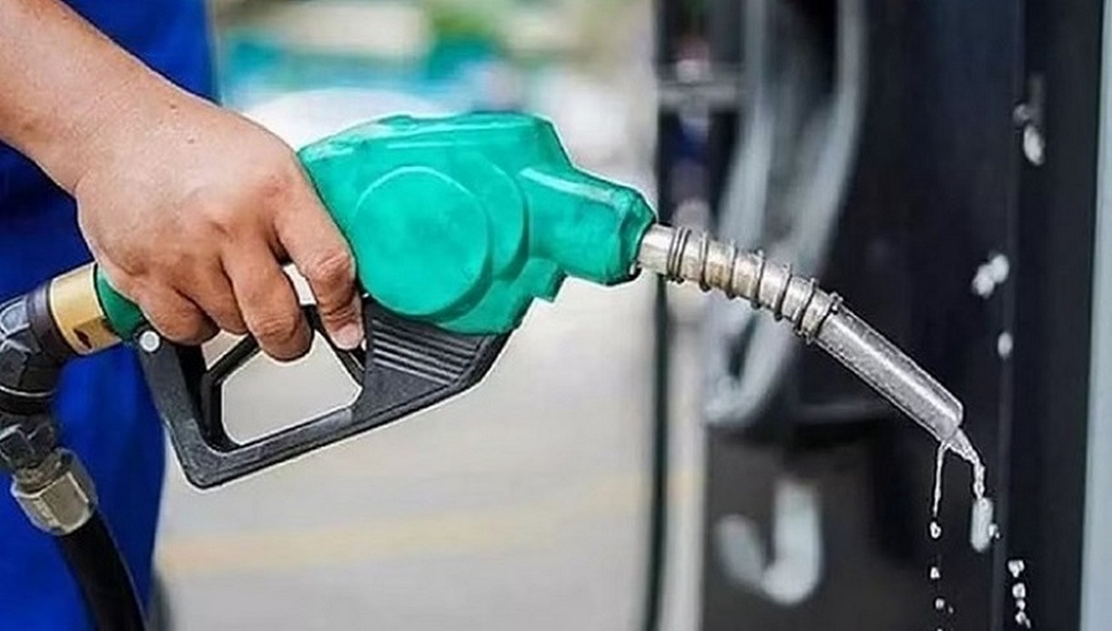 চরম দু:সংবাদ : ৭ মাসের মধ্যে তেলের দাম সর্বোচ্চ
