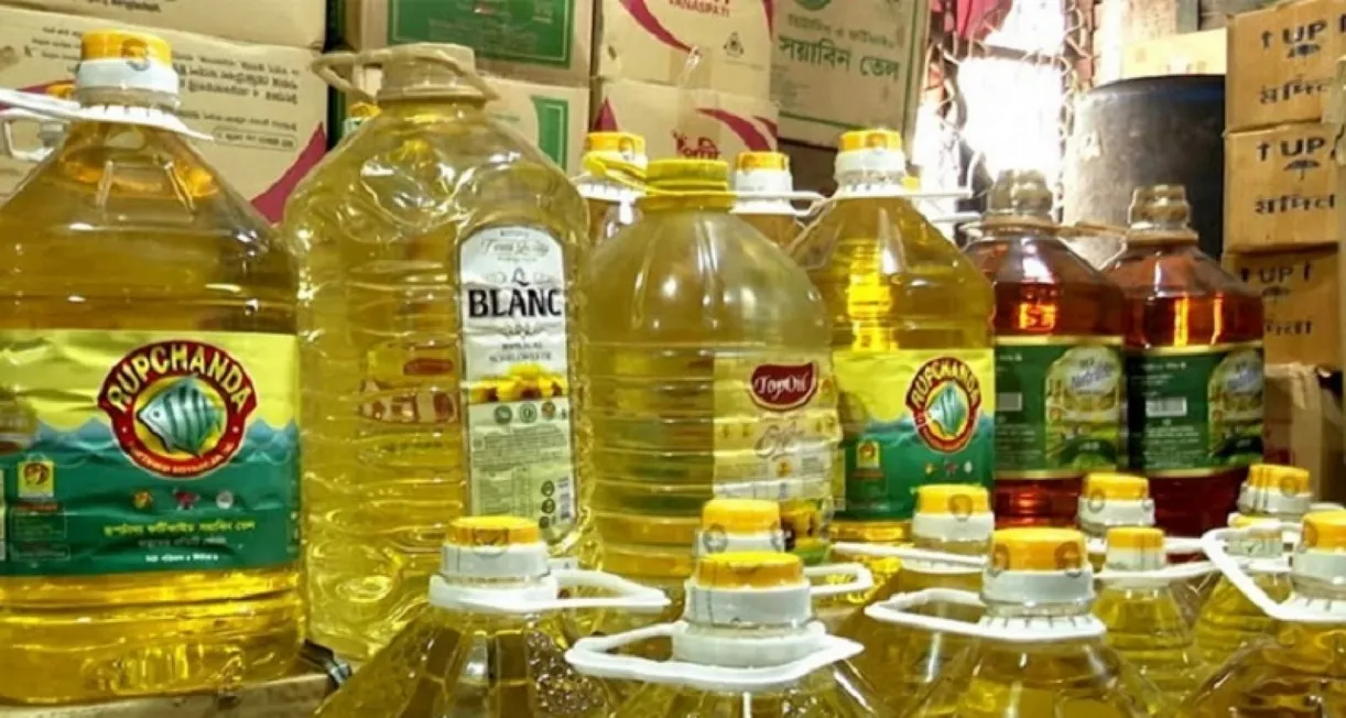 বাজারে হঠাৎ সয়াবিন তেলের লিটার কত হলো জানেন?