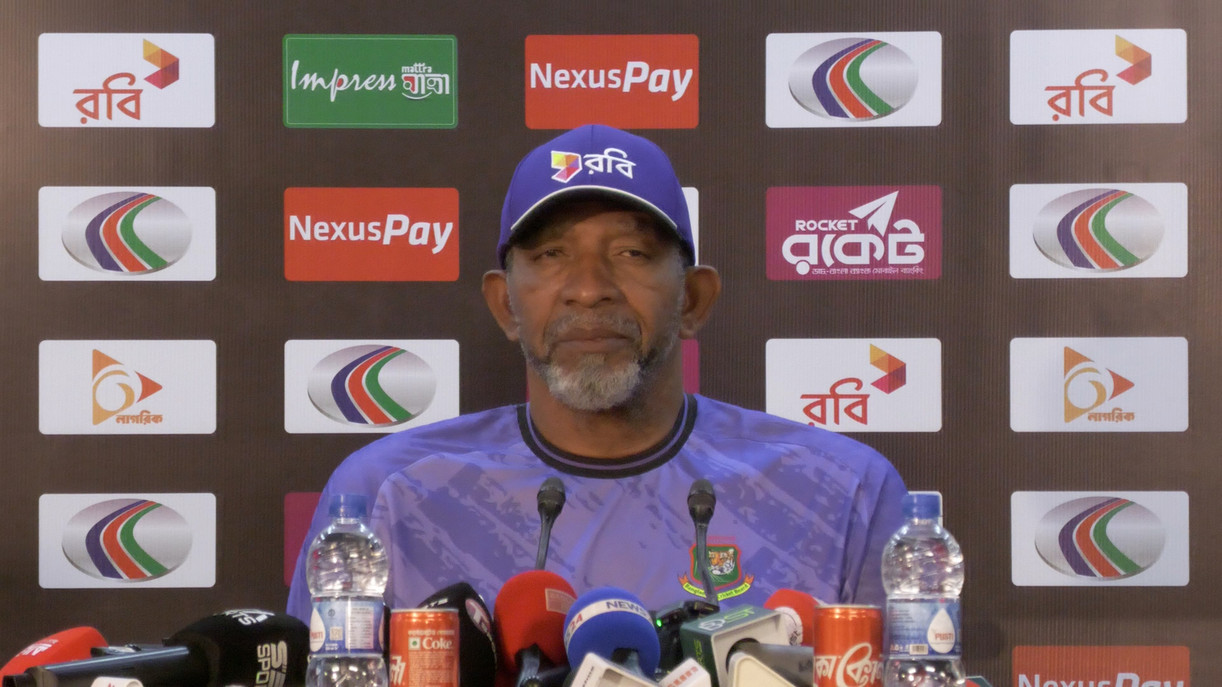 বাংলাদেশে প্রতিশোধ নিতে আসছে পাকিস্তান! বড় সতর্কবার্তা দিলেন কোচ ফিল সিমন্স