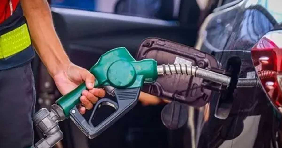 একলাফে কমলো তেলের দাম