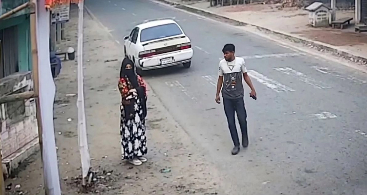 প্রাইভেট কারে তুলে অপহরণের চেষ্টা : যা করলেন তরুণী