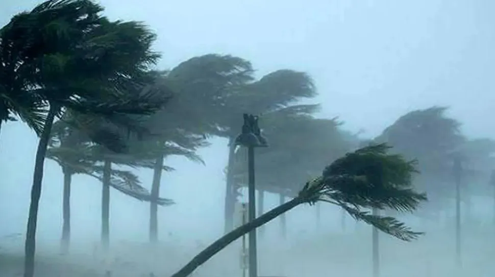 কয়েক ঘণ্টার মধ্যেই ভয়াবহ ঝড়,সতর্কবার্তা আবহাওয়া অফিসের
