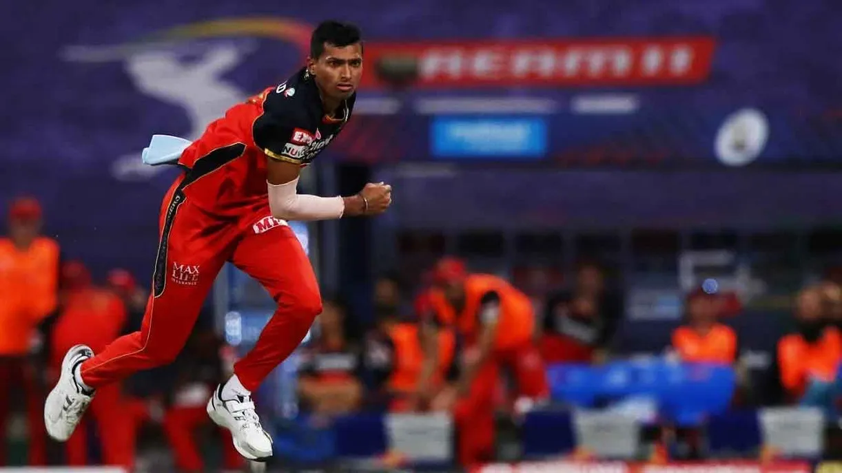 দুই বছর আইপিএলের বাইরে থাকা পেসারকে দলে নিল কলকাতা! কেন এই সিদ্ধান্ত?