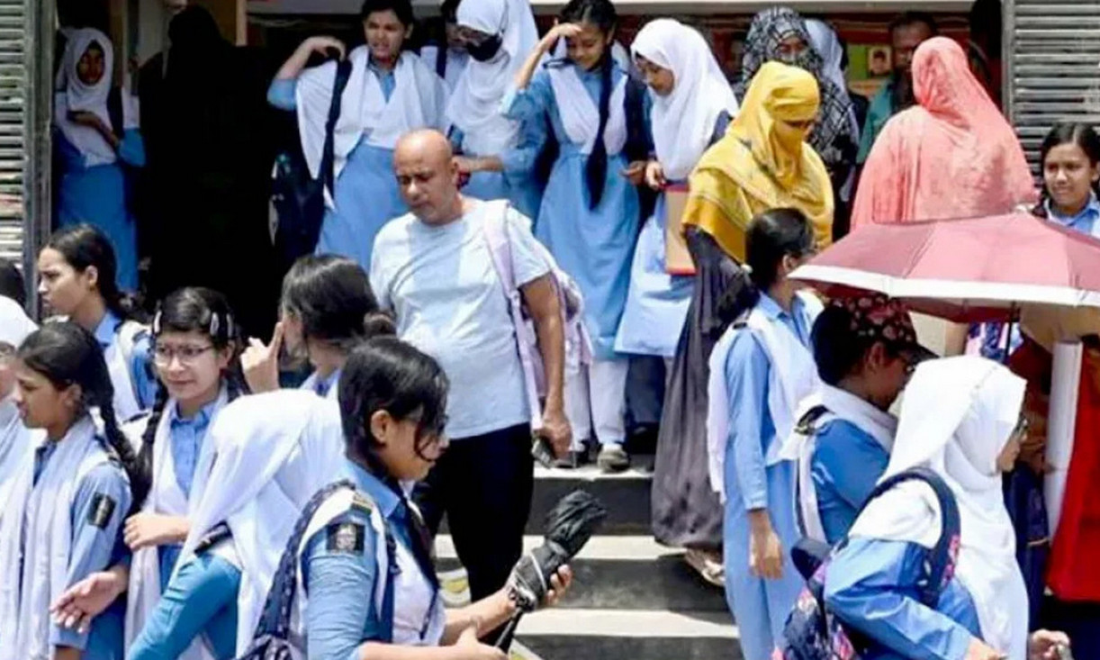 শিক্ষাপ্রতিষ্ঠানে চালু হতে পারে অনলাইন ক্লাস: তবে কি বন্ধ হচ্ছে স্কুল কলেজ