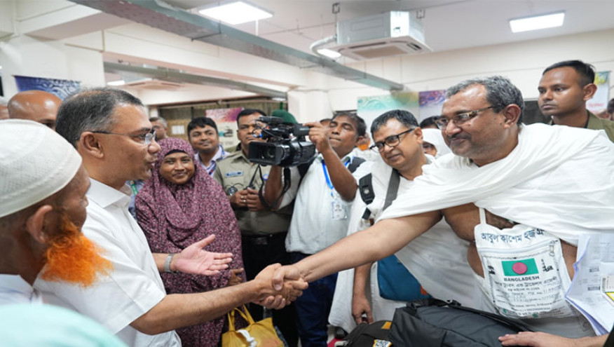 হজযাত্রীদের বড় সুখবর,প্রথম ফ্লাইট উদ্বোধন করলেন প্রধানমন্ত্রী