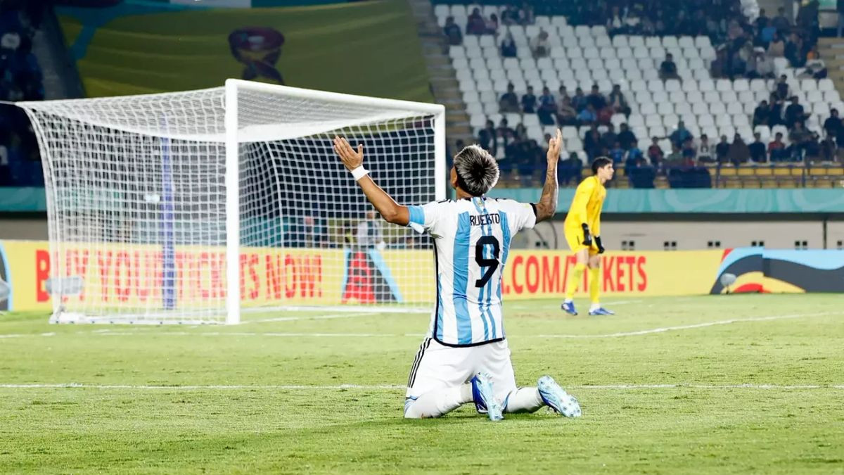 ৯০ মিনিটের খেলা শেষ, জানুন আর্জেন্টিনা বনাম কলম্বিয়া ম্যাচের ফলাফল