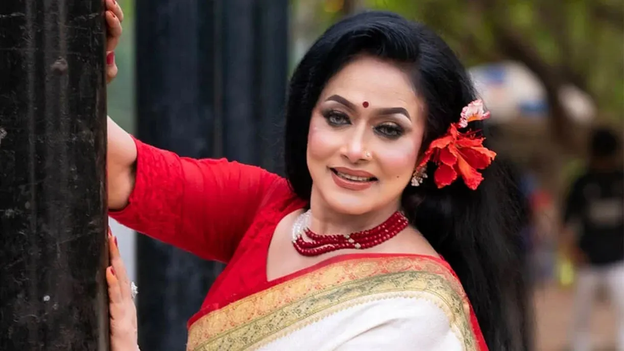 রোজিনার ভাইরাল ঘটনা নিয়ে আলোচনা