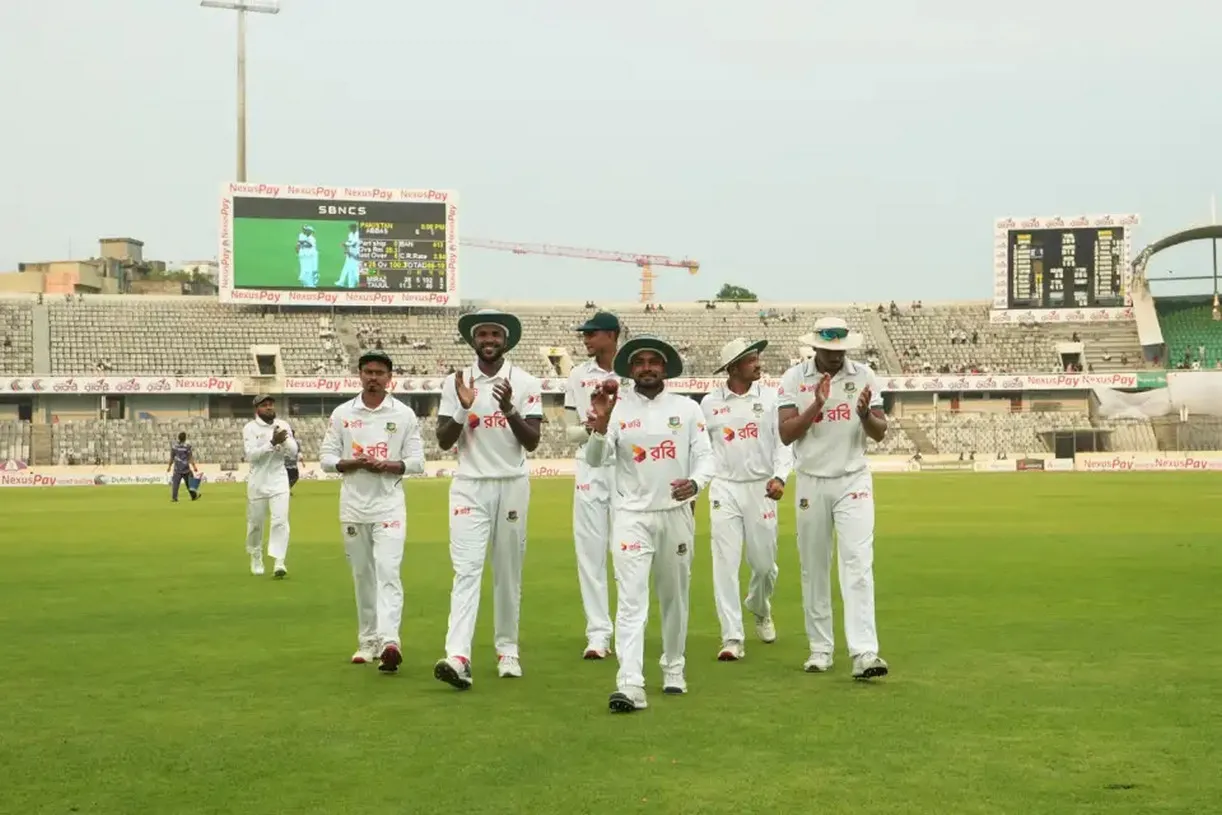 মিরাজের পাঁচ উইকেটে ফিরল বাংলাদেশ, তৃতীয় দিন শেষে লিড পেলো বাংলাদেশ