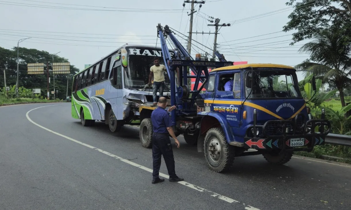 চট্টগ্রাম-কক্সবাজার মহাসড়ক এখন ‘মৃ`ত্যুফাঁদ’, ঝরেছে শতাধিক প্রাণ