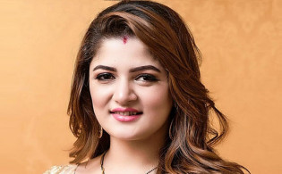 ঠোঁটে ঠোঁট, শ্রাবন্তীর ঘনিষ্ঠ ছবি ভাইরাল
