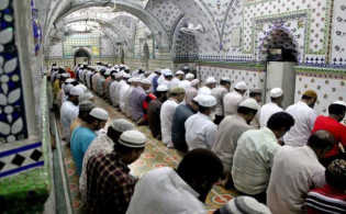 করোনা ভাইরাস : আরব আমিরাতের সব মসজিদ বন্ধ ঘোষণা