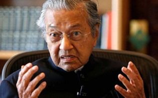 এবার কোয়ারেন্টিনে মাহাথির মোহাম্মদ