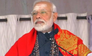 লকডাউনে যেভাবে সময় কাটে মোদির