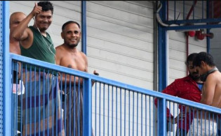 সিঙ্গাপুরে কেন এতো বাংলাদেশি শ্রমিক করোনা রোগে আক্রান্ত হচ্ছেন