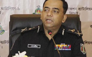 ঘরে থাকবেন নাকি কবরে যাবেন, সিদ্ধান্ত আপনার: বেনজীর আহমেদ