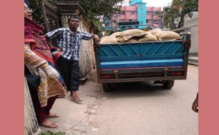 জনপ্রতিনিধির বাসা হয়ে আবারো গুদামে ফিরলো চাল