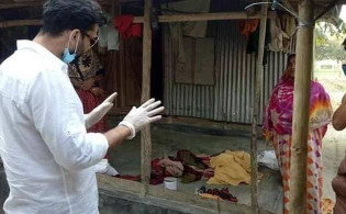 গ্রাম থেকে গ্রামে একাই ছুটে চলছেন মাশরাফি