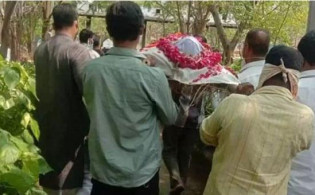 করোনার ভয়ে এলেন না কেউ, শেষকৃত্য করালেন মুসলিম ৫ তরুণ