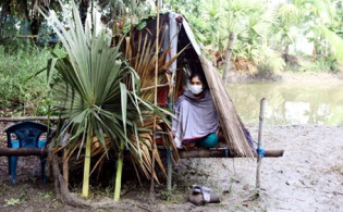 ছুটিতে বাড়ি গেলে পুকুরে রাখা হলো স্বাস্থ্যকর্মীকে