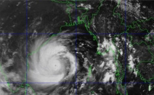দেশের যেসব জেলাতে রয়েছে ঘূর্ণিঝড় আম্পানের ঝুঁকি