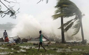 গতিপথ পরিবর্তন করছে ঘূর্ণিঝড় আম্পান,বড় বিপদে পড়লো বাংলাদেশ