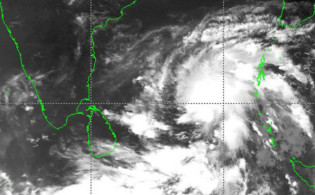 জানা গেল আসল তথ্য যে সময়ে আঘাত হানবে ঘূর্ণিঝড় আম্ফান