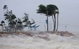 কিছুক্ষণের মধ্যেই যেসব এলাকায় আঘাত হানবে আম্পান