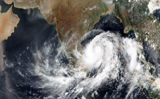 বিপদের মুখে বাংলাদেশ পরিবর্তন হচ্ছে জলবায়ু