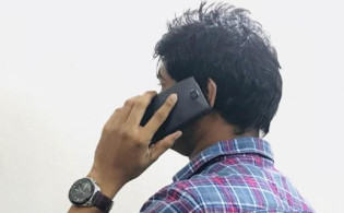 আরও বাড়ছে মোবাইলে কথা বলার খরচ